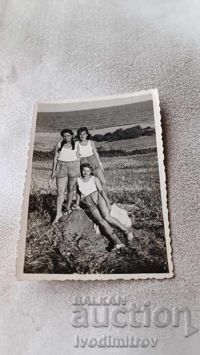 Photo Three young girls