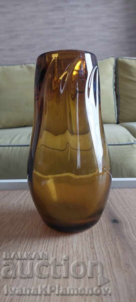 Licitație Vaza din sticla vintage pentru colectionari 22cm Licitație Vaza din sticla vintage pentru colectionari 22cm