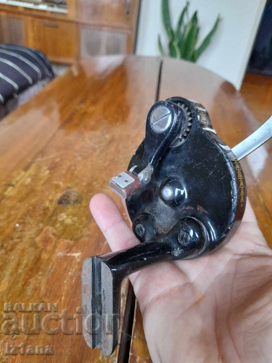 Sewing machine spindle with price 32.00 BGN | € 16.36 Sewing machine spindle with price 32.00 BGN | € 16.36