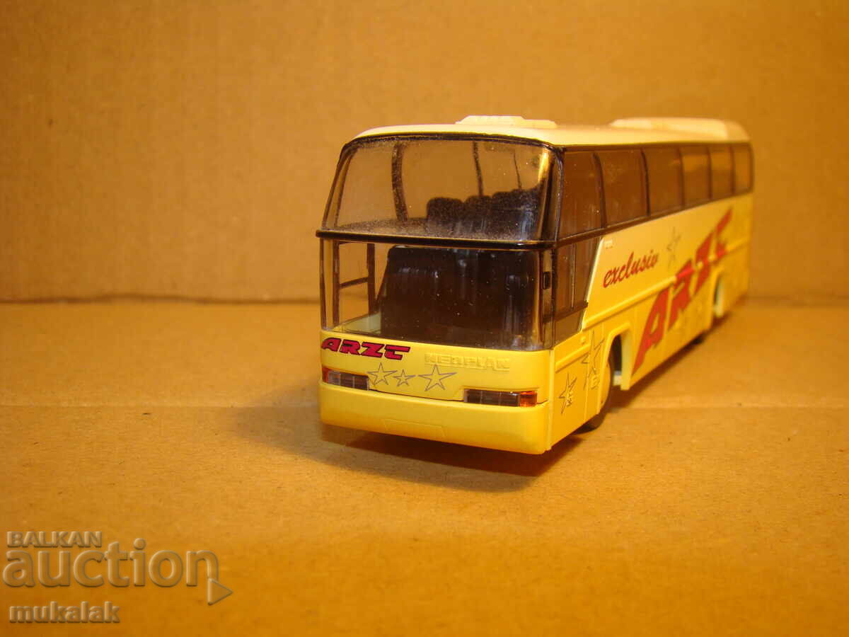 Auction RIETZE H0 1/87 NEOPLAN MODEL TROLLEY BUS Auction RIETZE H0 1/87 NEOPLAN MODEL TROLLEY BUS