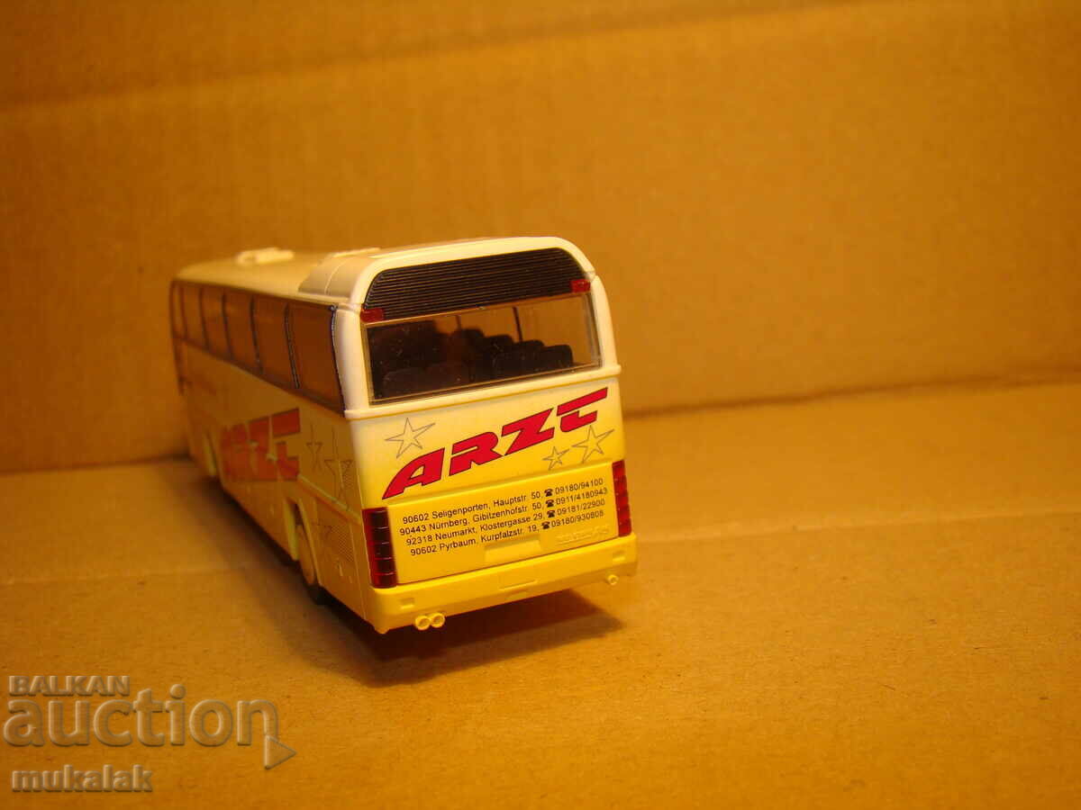 RIETZE H0 1/87 NEOPLAN MODEL TROLLEY BUS - 5 RIETZE H0 1/87 NEOPLAN MODEL TROLLEY BUS - 5