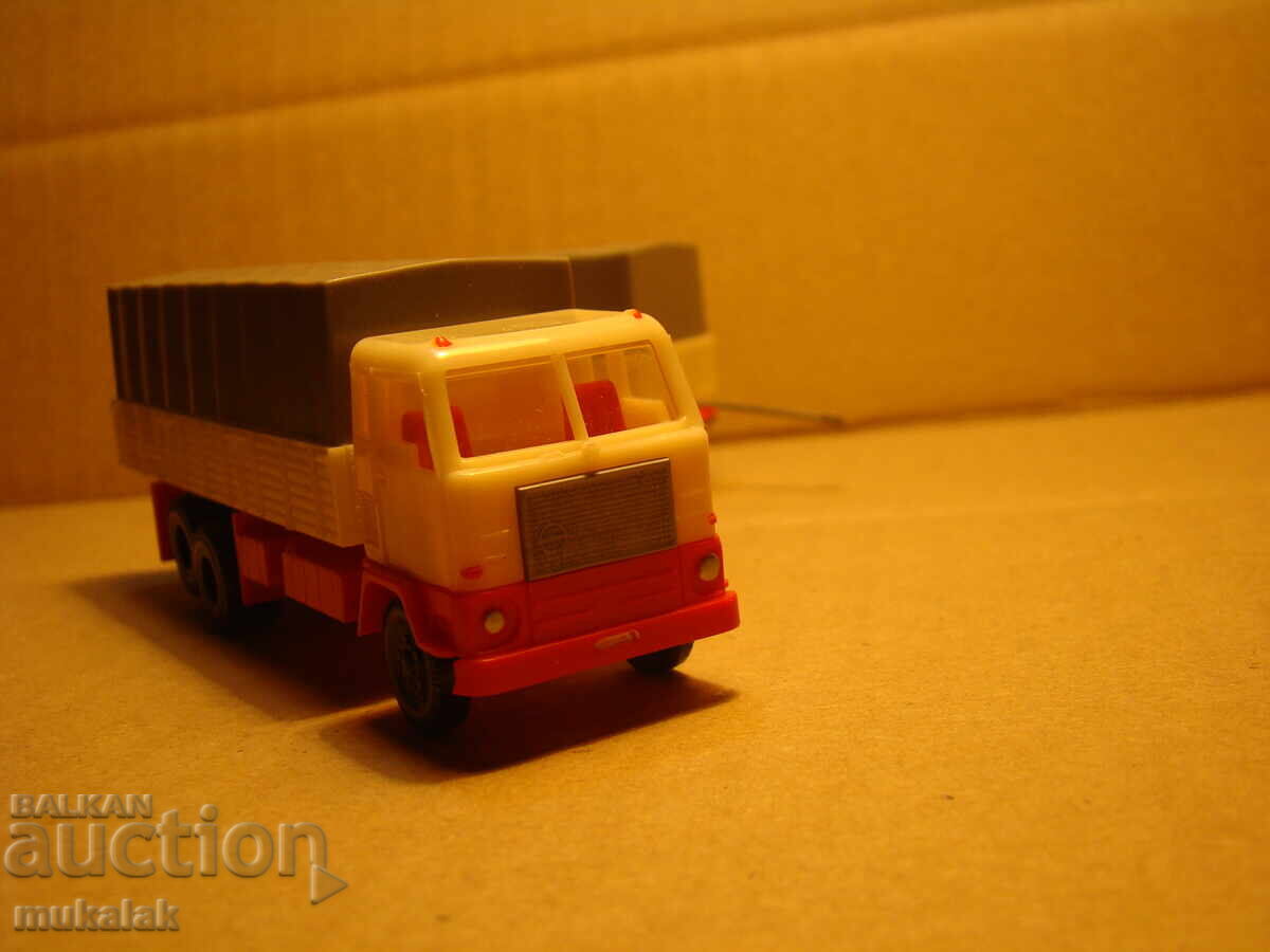 PLAY? H0 1/87 VOLVO F 89 TIR TRUCK MODEL TROLLEY TRACTOR - 5 PLAY? H0 1/87 VOLVO F 89 TIR TRUCK MODEL TROLLEY TRACTOR - 5