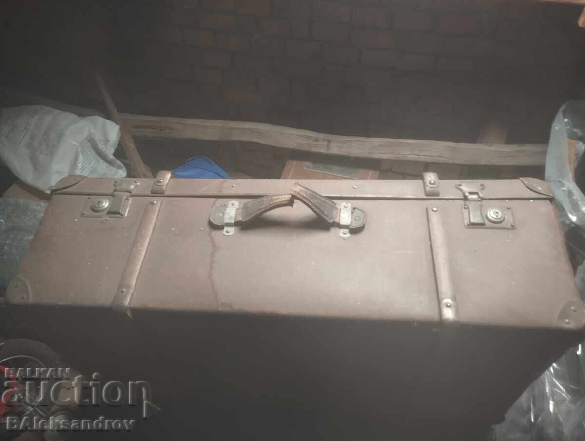 Old large suitcase, Mokawa with price 20.00 BGN | € 10.23 Old large suitcase, Mokawa with price 20.00 BGN | € 10.23