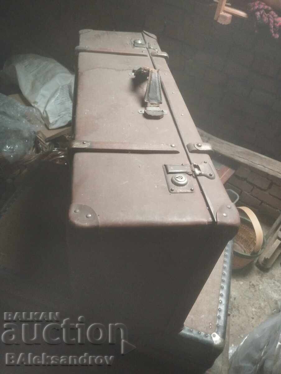 Old large suitcase, Mokawa - 7 Old large suitcase, Mokawa - 7