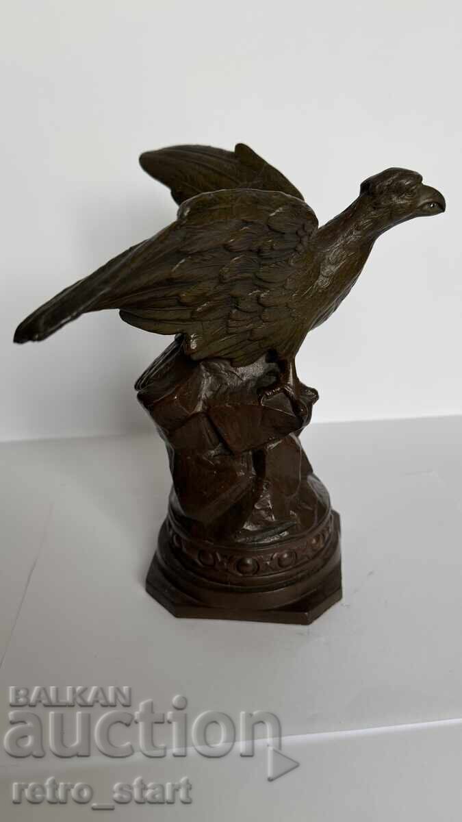 Auction Eagle figure, tsam Auction Eagle figure, tsam