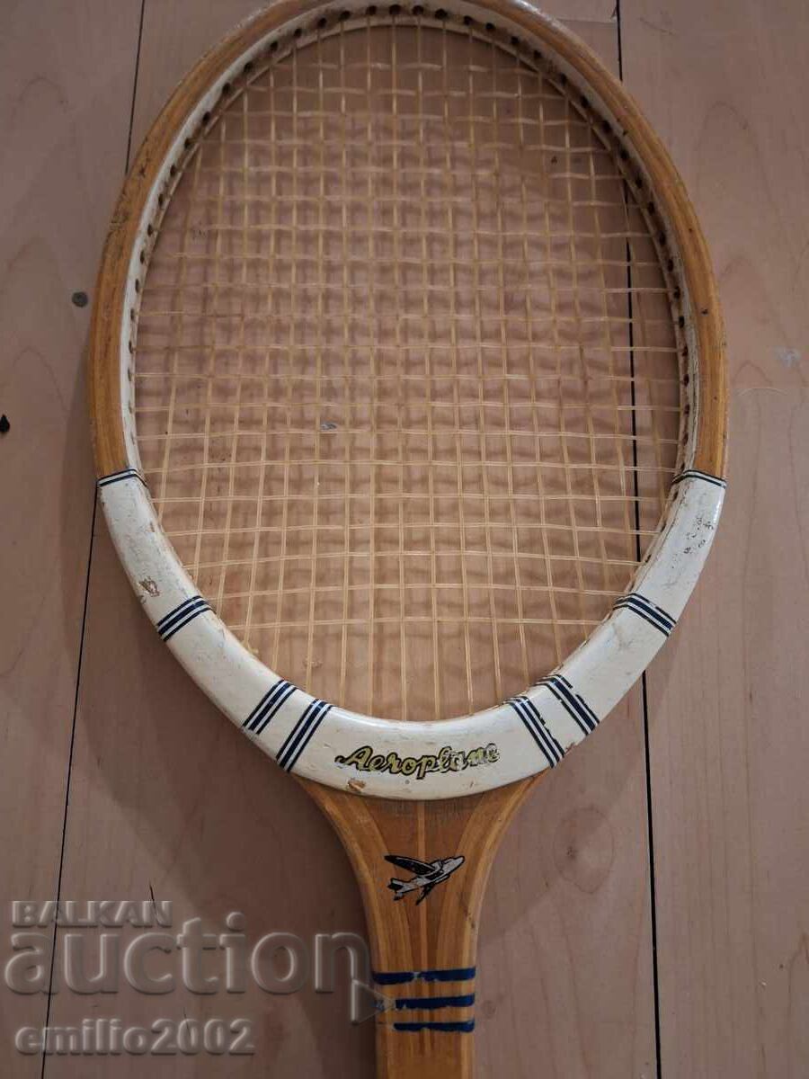 Tennis racket retro with price 14.00 BGN | € 7.16 Tennis racket retro with price 14.00 BGN | € 7.16