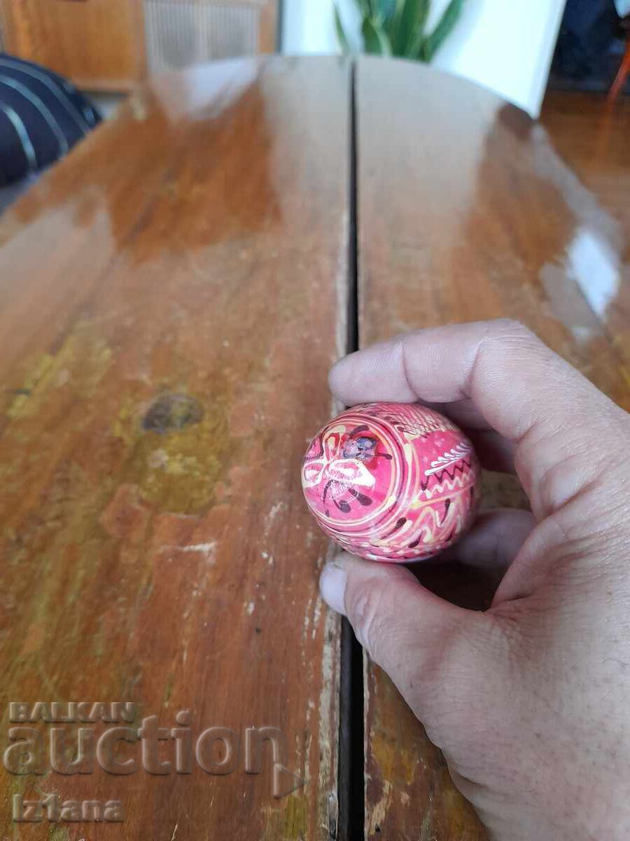 Delivery of Old wooden egg Delivery of Old wooden egg