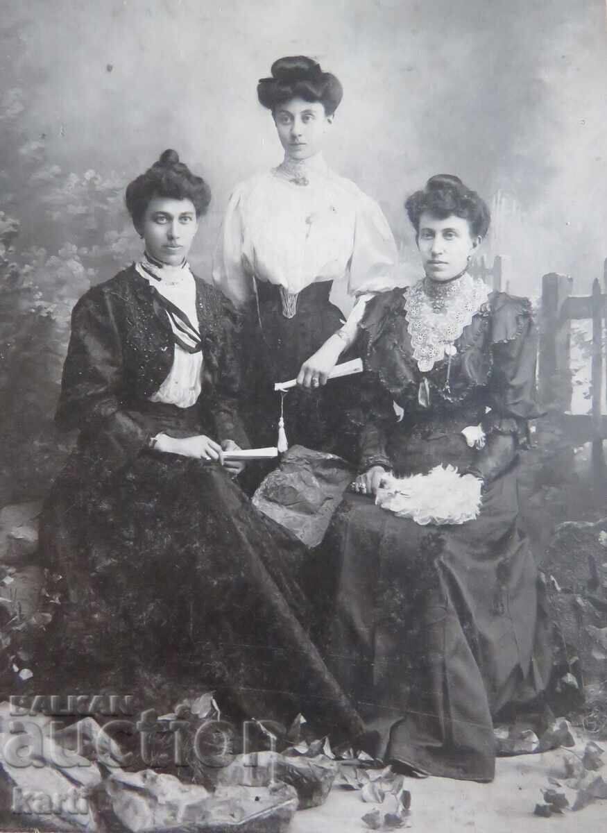 OLD PHOTOGRAPHY - CARDBOARD - ANDREY ANDREEV - PLOVDIV with price 34.99 BGN | € 17.89 OLD PHOTOGRAPHY - CARDBOARD - ANDREY ANDREEV - PLOVDIV with price 34.99 BGN | € 17.89