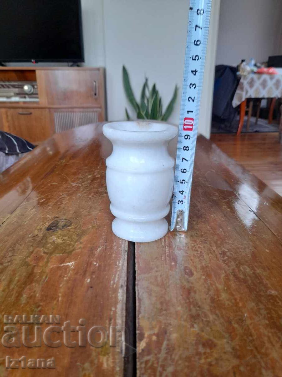 Vază veche de marmură cu preț 22.00 BGN | € 11.25