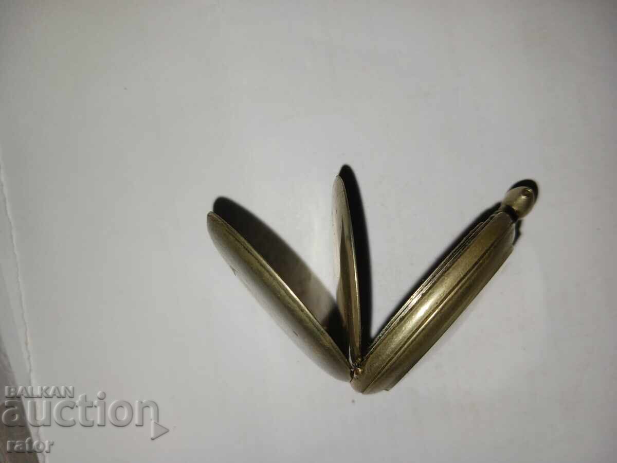 Case with covers for an old pocket watch with price 15.00 BGN | € 7.67 Case with covers for an old pocket watch with price 15.00 BGN | € 7.67