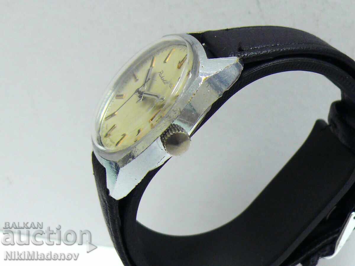 Soviet Rocket Men's Wristwatch with Date Function with price 40.00 BGN | € 20.45