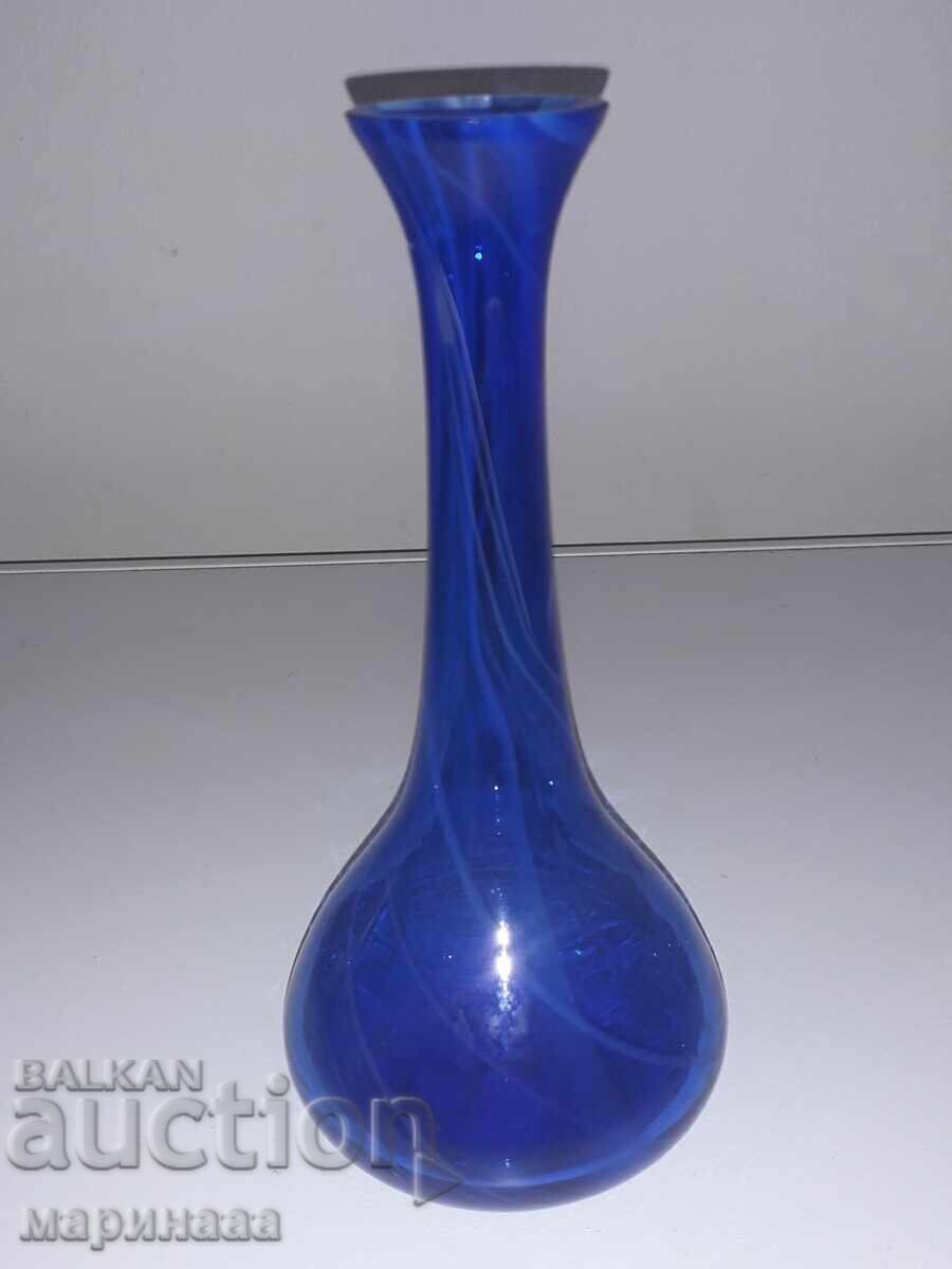 ВАЗА. СИНЬО СТЪКЛО с цена 7.00 лв. | € 3.58 ВАЗА. СИНЬО СТЪКЛО с цена 7.00 лв. | € 3.58