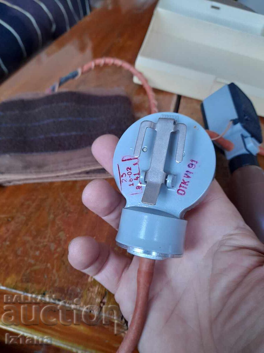 Old blood pressure device Electronics IAD-1 - 5