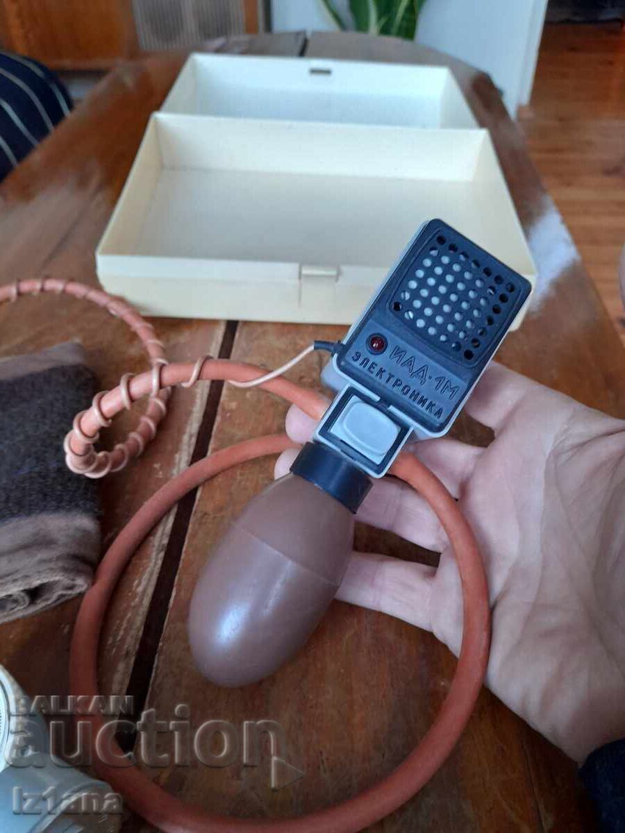 Old blood pressure device Electronics IAD-1 - 6