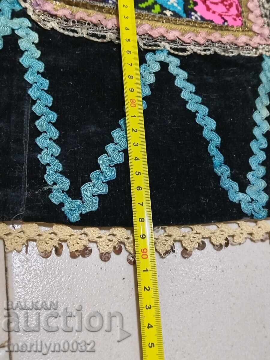 Delivery of Old woven, embroidered and embroidered apron, costume, sukman Delivery of Old woven, embroidered and embroidered apron, costume, sukman