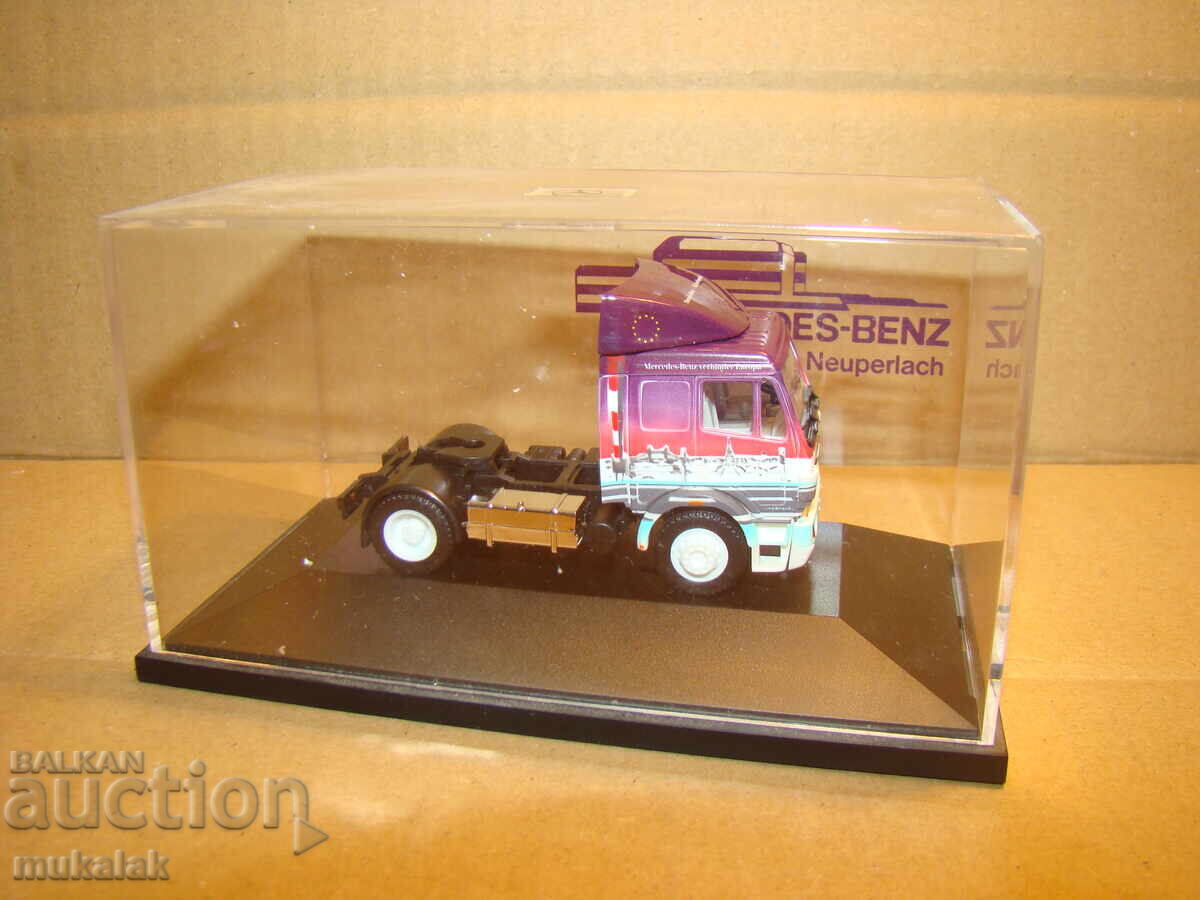 Auction  HERPA HO 1/87 MERCEDES BENZ TRACTOR TRUCK MODEL TOY