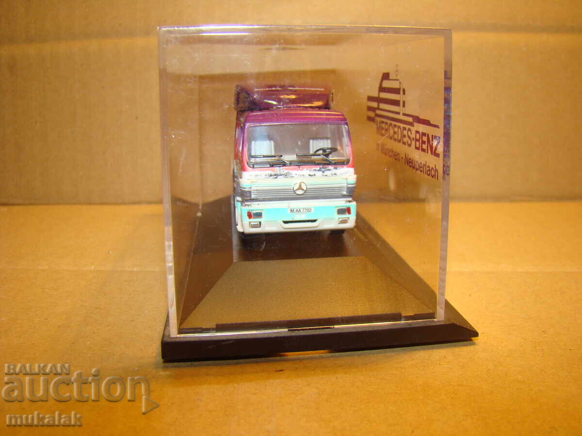 Delivery of HERPA HO 1/87 MERCEDES BENZ TRACTOR TRUCK MODEL TOY