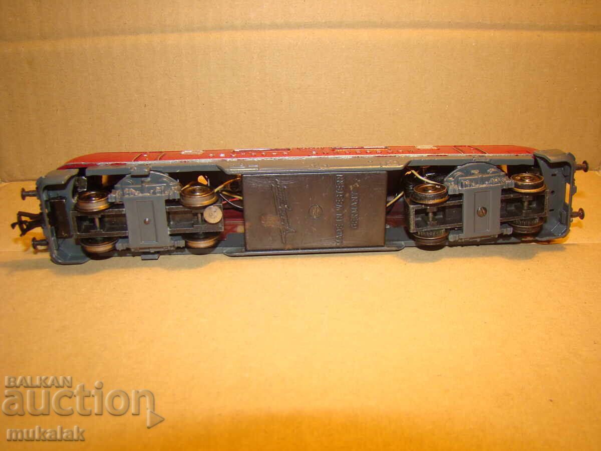FLEISCHMANN H0 1/87 RAILWAY CAR LOCOMOTIVE MODEL TOY - 5 FLEISCHMANN H0 1/87 RAILWAY CAR LOCOMOTIVE MODEL TOY - 5
