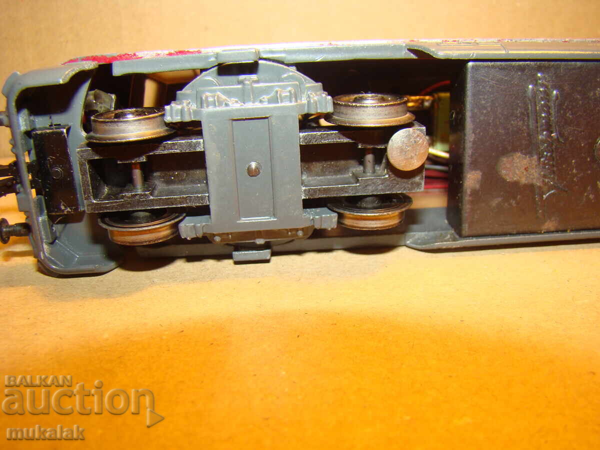 FLEISCHMANN H0 1/87 RAILWAY CAR LOCOMOTIVE MODEL TOY - 6 FLEISCHMANN H0 1/87 RAILWAY CAR LOCOMOTIVE MODEL TOY - 6