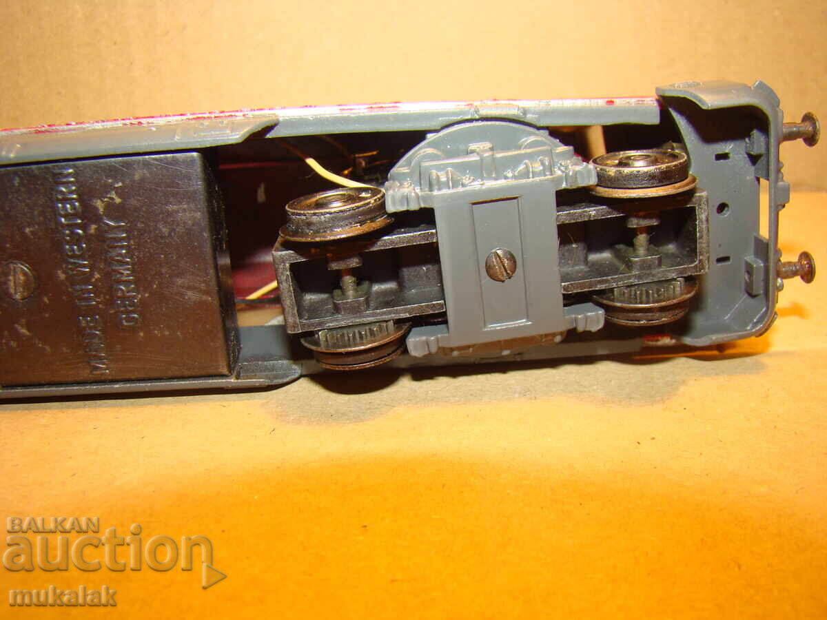 FLEISCHMANN H0 1/87 RAILWAY CAR LOCOMOTIVE MODEL TOY - 7 FLEISCHMANN H0 1/87 RAILWAY CAR LOCOMOTIVE MODEL TOY - 7