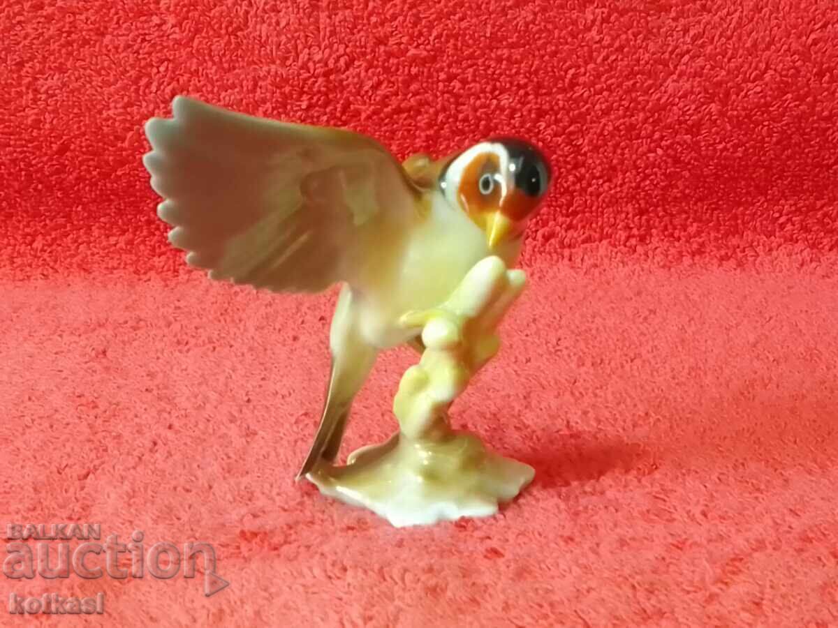 Old Colorful Porcelain Figure Bird Sparrow Hutschenreuther with price 255.50 BGN | € 130.64 Old Colorful Porcelain Figure Bird Sparrow Hutschenreuther with price 255.50 BGN | € 130.64