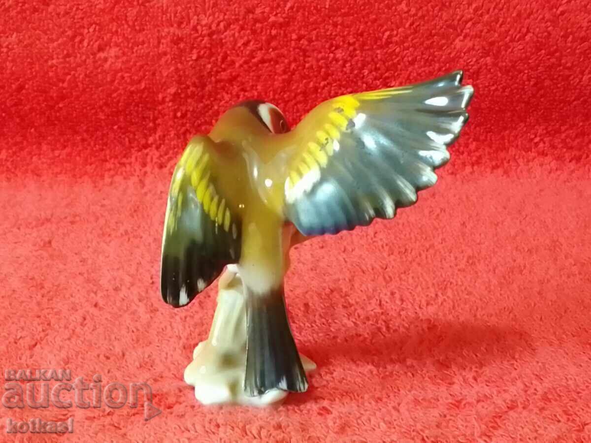 Delivery of Old Colorful Porcelain Figure Bird Sparrow Hutschenreuther Delivery of Old Colorful Porcelain Figure Bird Sparrow Hutschenreuther