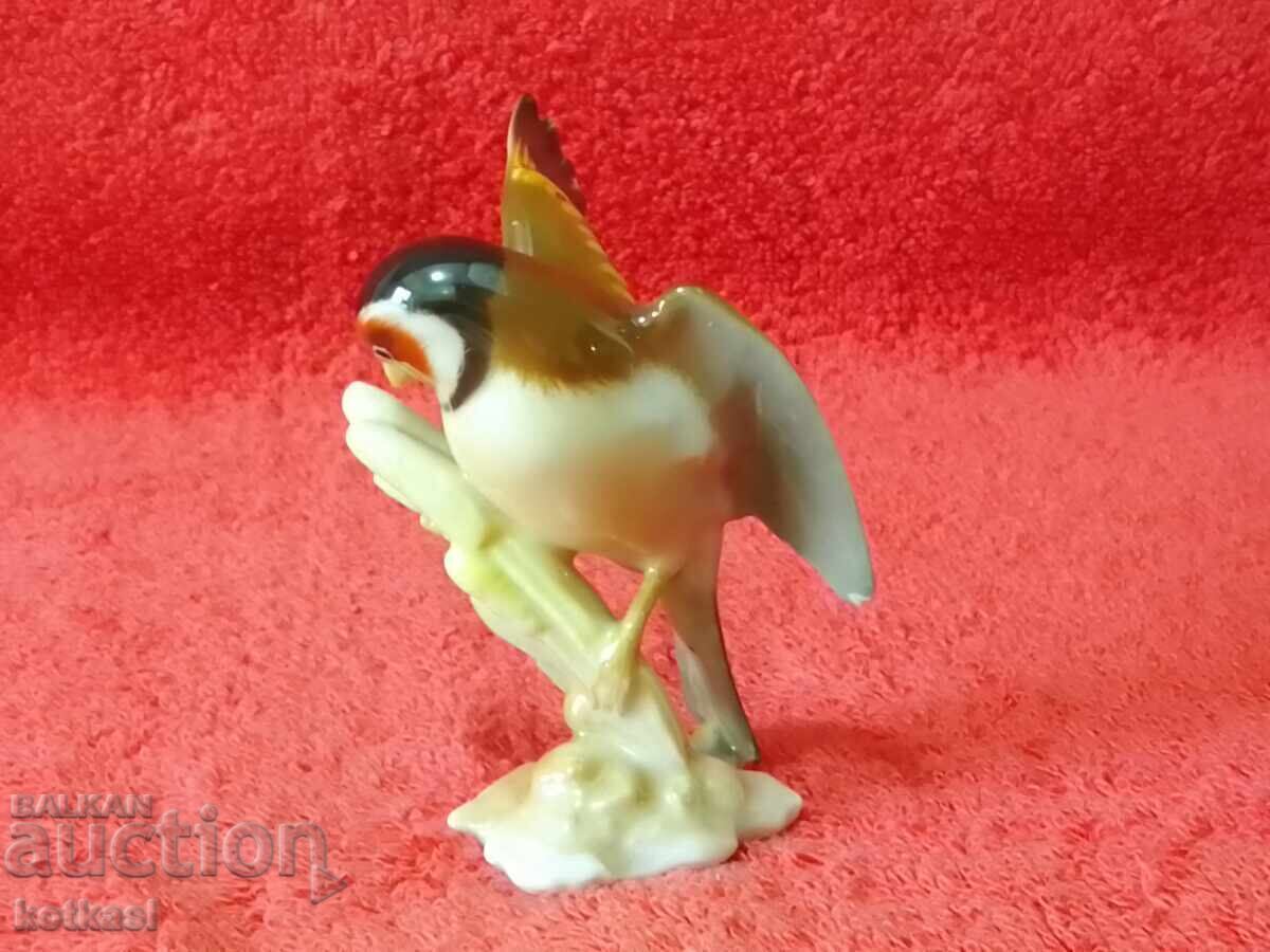 Old Colorful Porcelain Figure Bird Sparrow Hutschenreuther - 5 Old Colorful Porcelain Figure Bird Sparrow Hutschenreuther - 5
