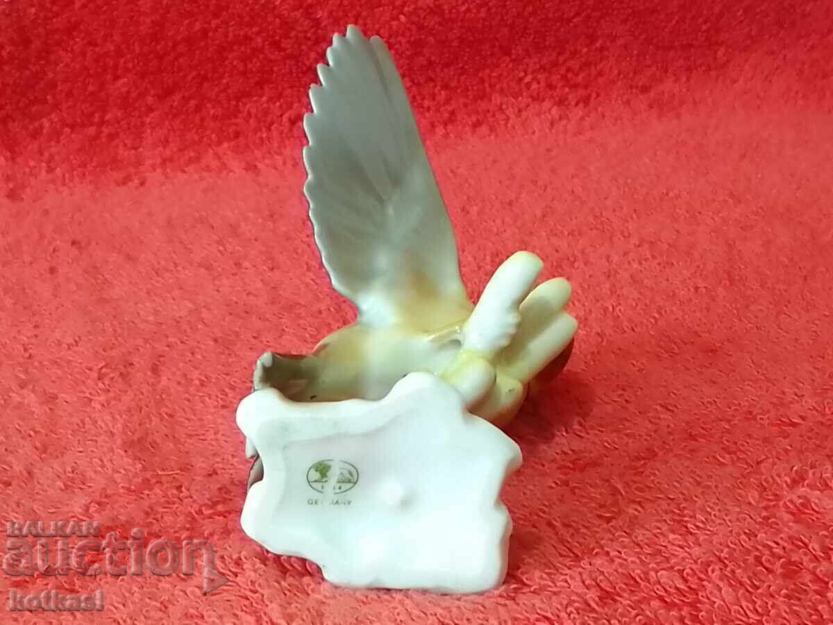 Old Colorful Porcelain Figure Bird Sparrow Hutschenreuther - 6 Old Colorful Porcelain Figure Bird Sparrow Hutschenreuther - 6