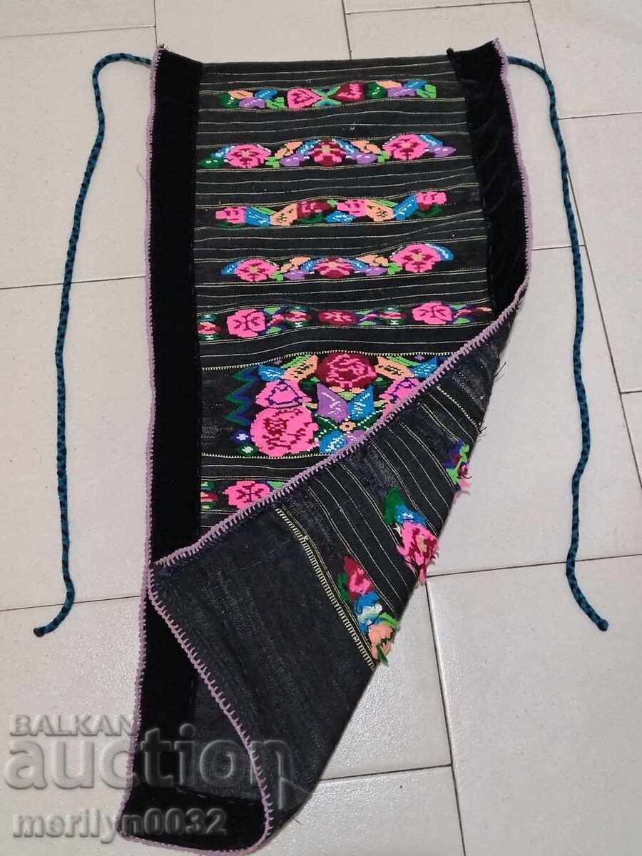 Auction  Old woven, embroidered and embroidered apron, costume, sukman