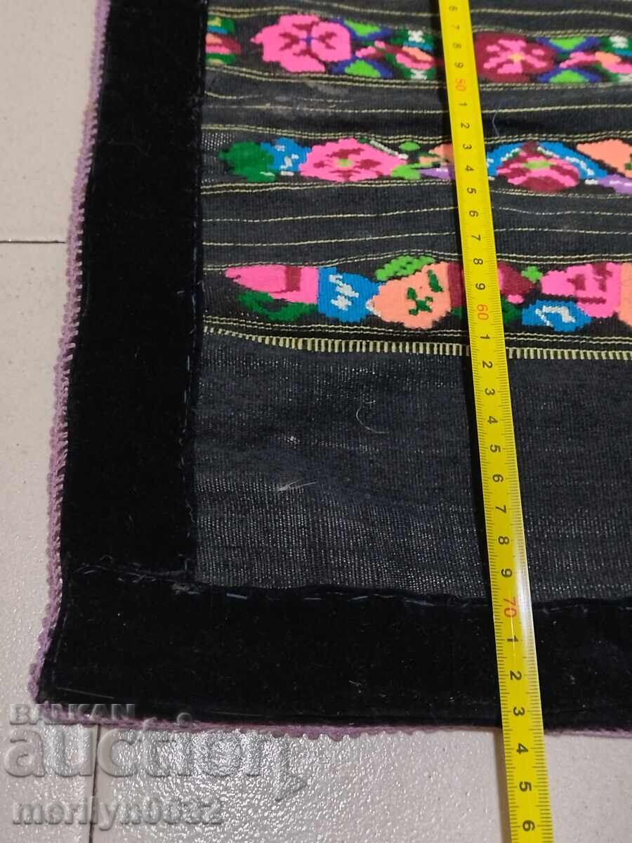 Delivery of Old woven, embroidered and embroidered apron, costume, sukman