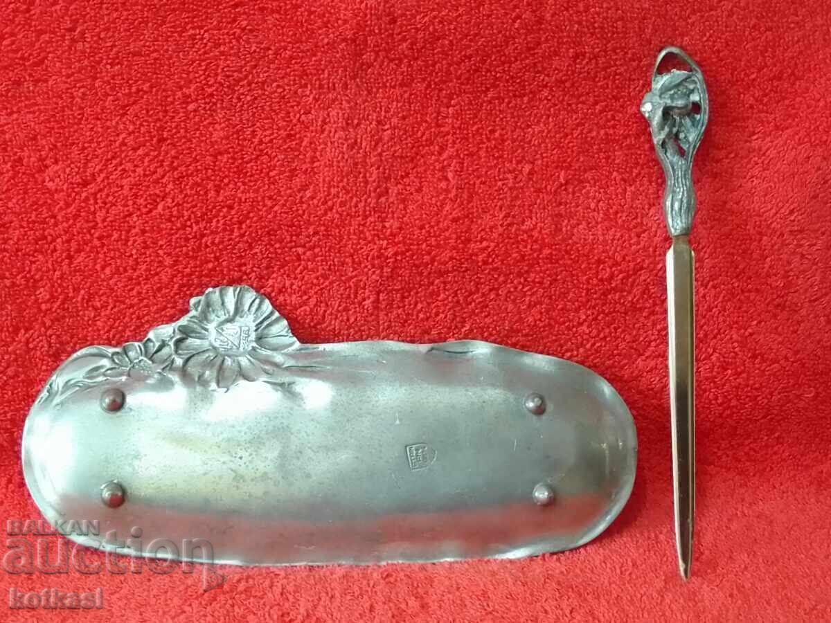 Delivery of Sharp knife for paper envelopes with a stand, decorated markings