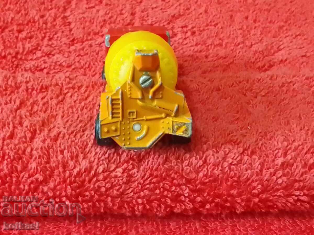 Old metal truck Concrete truck 1/100 France MAJORETTE - 5