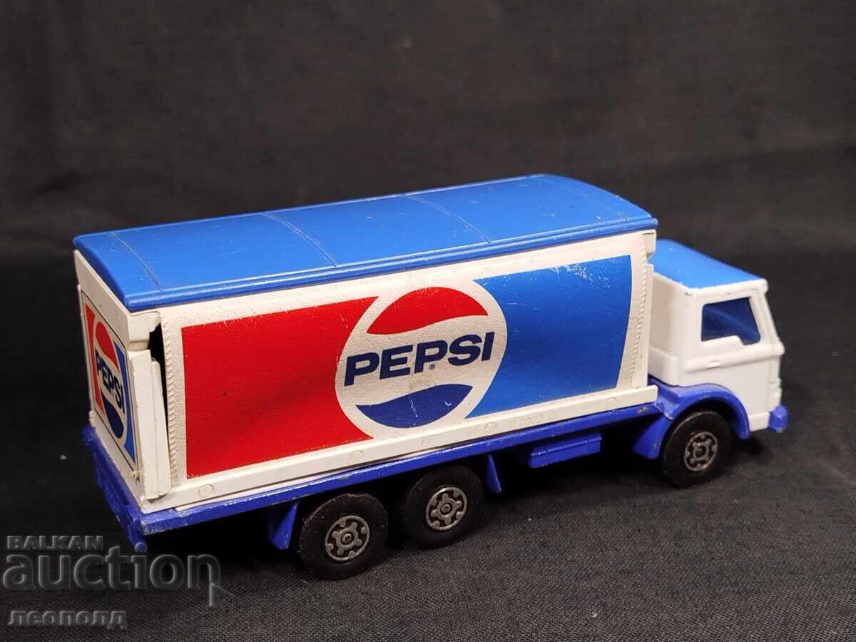 Delivery of OLD RETRO METAL TRUCK PEPSI MATCHBOX KING SIZE Delivery of OLD RETRO METAL TRUCK PEPSI MATCHBOX KING SIZE