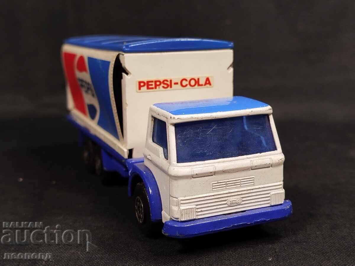 OLD RETRO METAL TRUCK PEPSI MATCHBOX KING SIZE - 5 OLD RETRO METAL TRUCK PEPSI MATCHBOX KING SIZE - 5