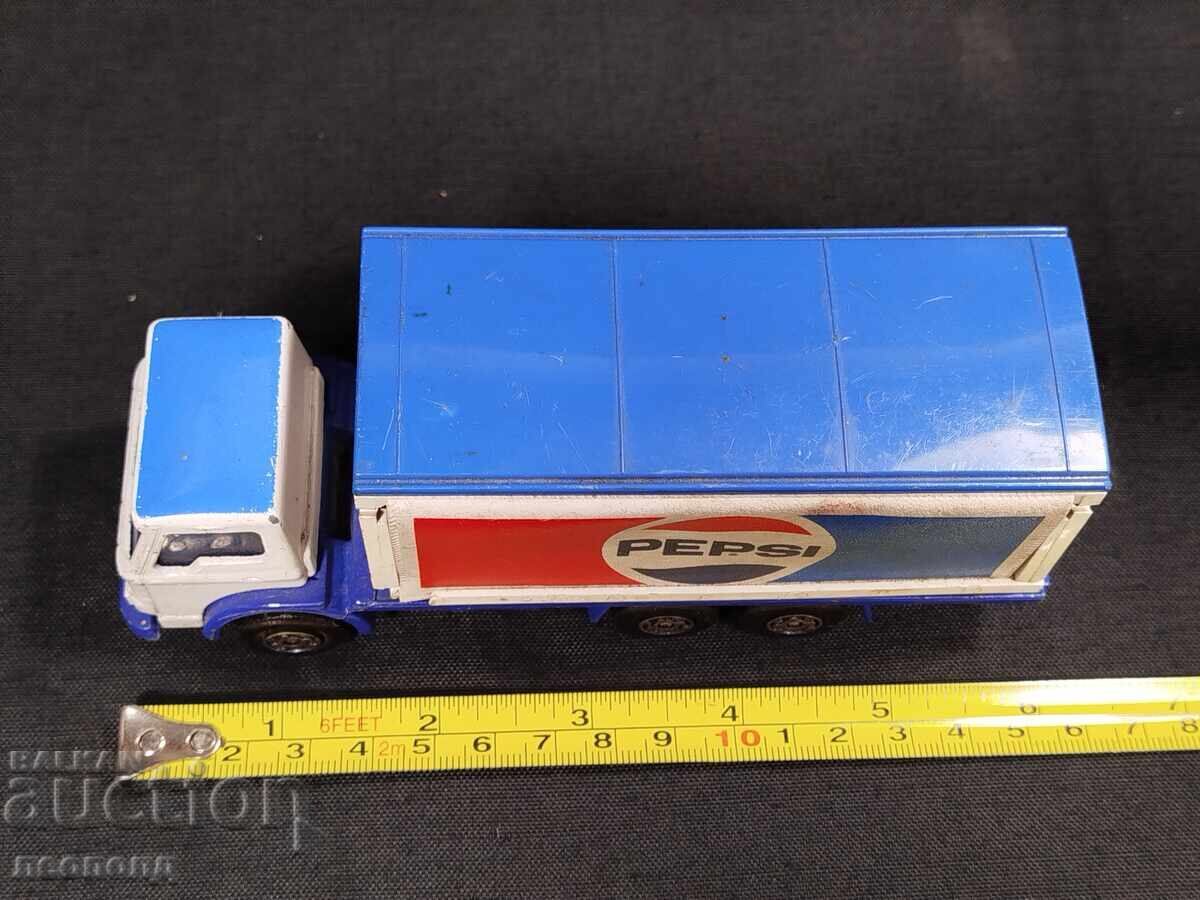 OLD RETRO METAL TRUCK PEPSI MATCHBOX KING SIZE - 7 OLD RETRO METAL TRUCK PEPSI MATCHBOX KING SIZE - 7