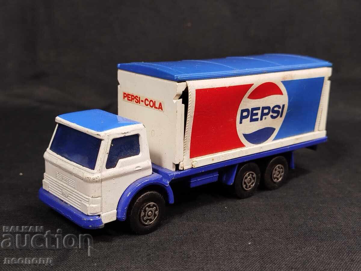 OLD RETRO METAL TRUCK PEPSI MATCHBOX KING SIZE OLD RETRO METAL TRUCK PEPSI MATCHBOX KING SIZE