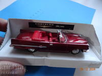 COLLECTIBLE METAL CAR CHRAYSLER 300 E 1959