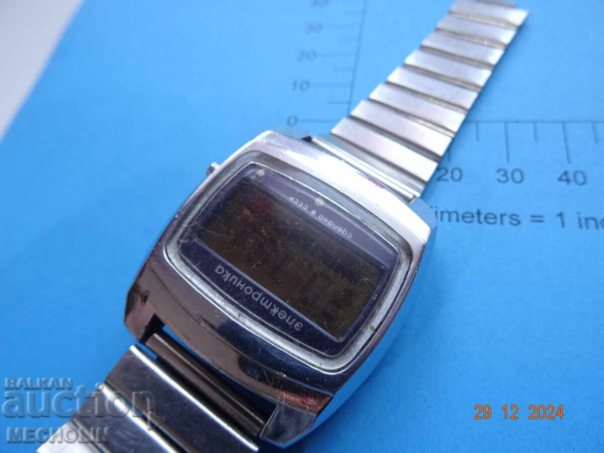 КВАРЦОВ ЕЛЕКТРОНЕН ЧАСОВНИК ЕЛЕКТРОНИКА с цена 33.00 лв. | € 16.87 КВАРЦОВ ЕЛЕКТРОНЕН ЧАСОВНИК ЕЛЕКТРОНИКА с цена 33.00 лв. | € 16.87