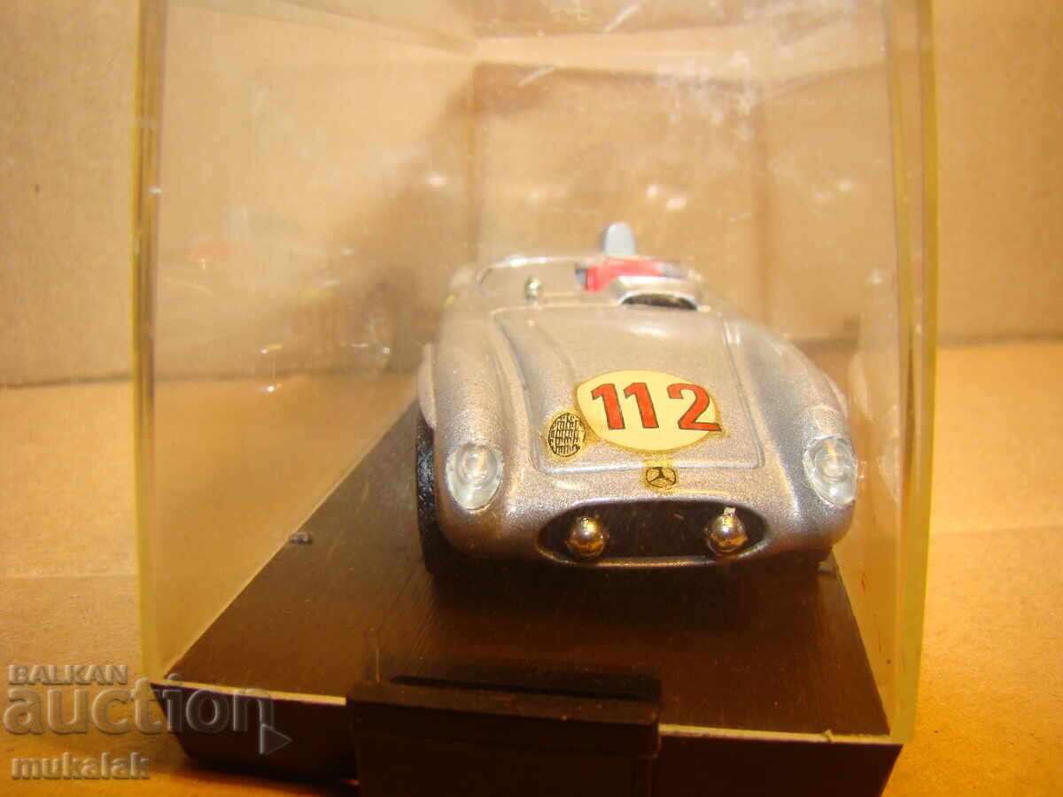 Licitație 1/43 BRUMM MERCEDES BENZ 300 SLR JUCĂRIE MAȘINĂ