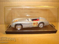 1/43 BRUMM  MERCEDES BENZ 300 SLR    МОДЕЛ КОЛИЧКА  ИГРАЧКА