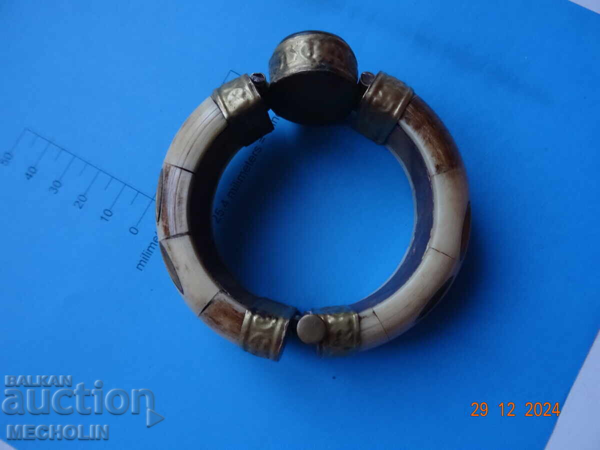 COLLECTORS' BRACELET - 7 COLLECTORS' BRACELET - 7