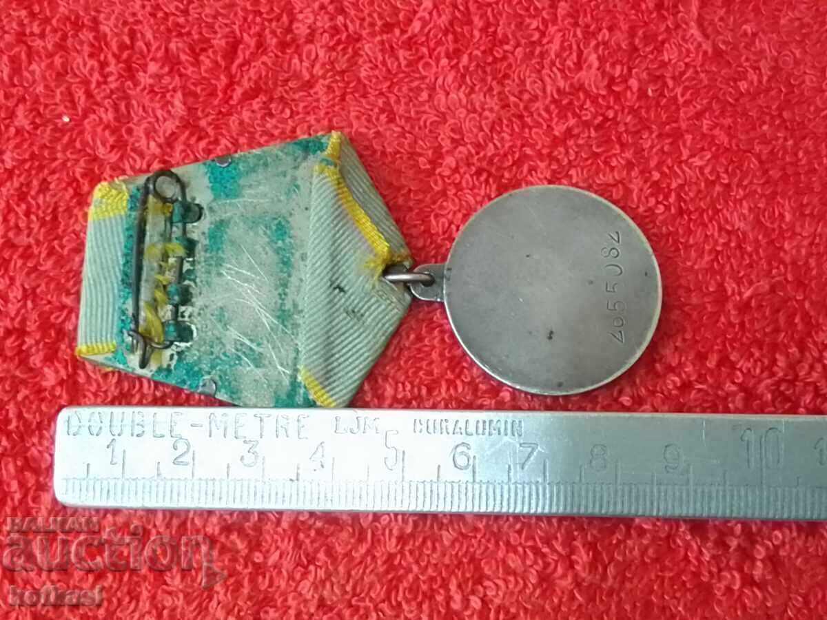 Veche medalie de argint cu numar URSS PENTRU MERIT DE LUPTA - 7