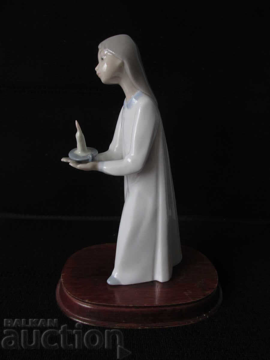 L.L.ARDO figurine with price 50.00 BGN | € 25.56