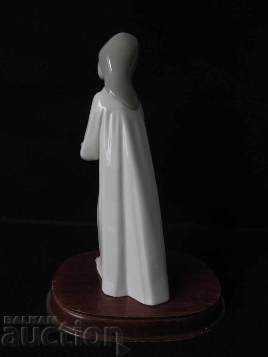Auction  L.L.ARDO figurine
