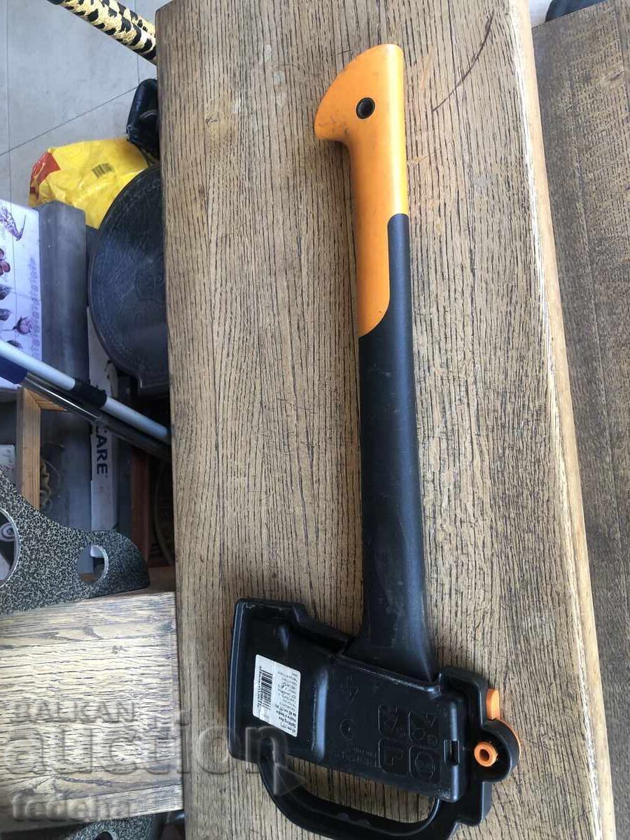 Delivery of FISKARS X110 AXE EXCELLENT Delivery of FISKARS X110 AXE EXCELLENT