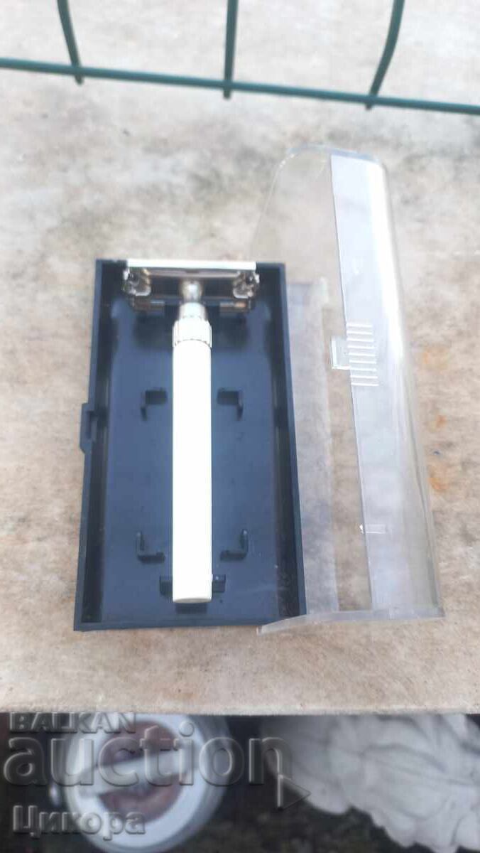 OLD ASTRA SELF-TRAINER with price 50.00 BGN | € 25.56 OLD ASTRA SELF-TRAINER with price 50.00 BGN | € 25.56