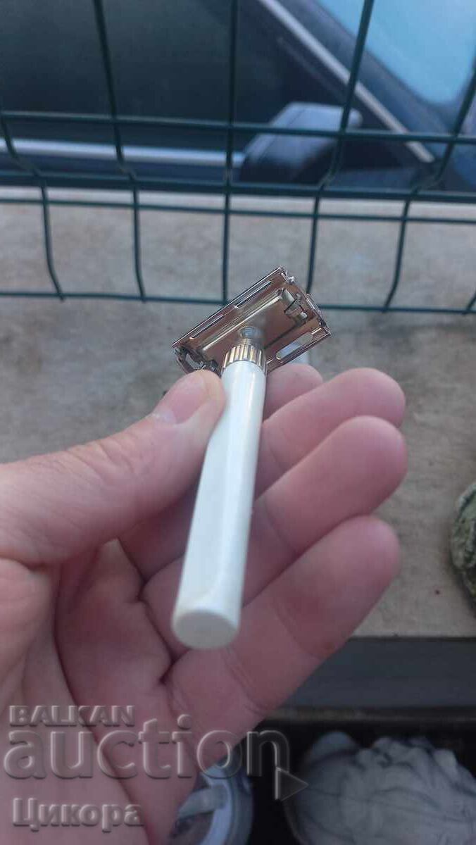 Delivery of OLD ASTRA SELF-TRAINER Delivery of OLD ASTRA SELF-TRAINER