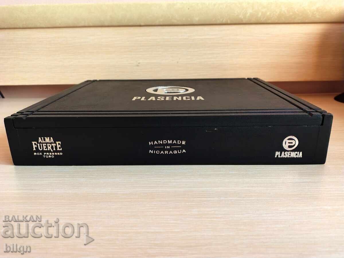 Auction Collector's Box Of Cigars-Plasencia 1865 Alma Fuerte Auction Collector's Box Of Cigars-Plasencia 1865 Alma Fuerte
