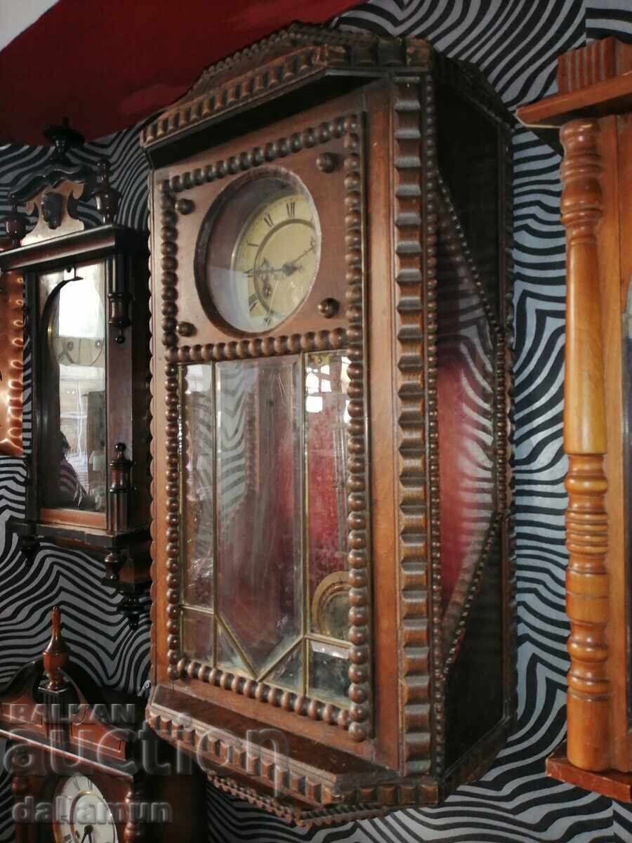 old mechanical watch made of solid wood Junghans with price 260.00 BGN | € 132.94 old mechanical watch made of solid wood Junghans with price 260.00 BGN | € 132.94