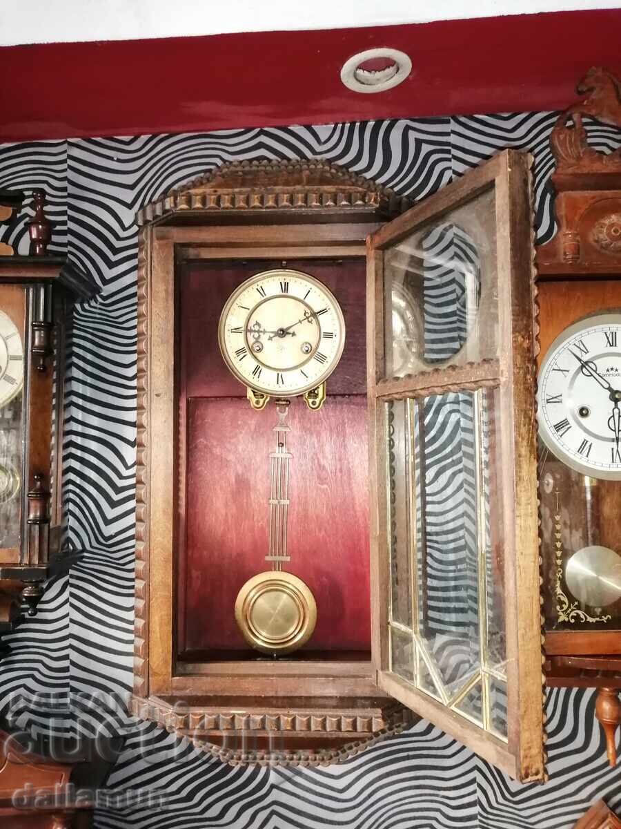 old mechanical watch made of solid wood Junghans - 5 old mechanical watch made of solid wood Junghans - 5